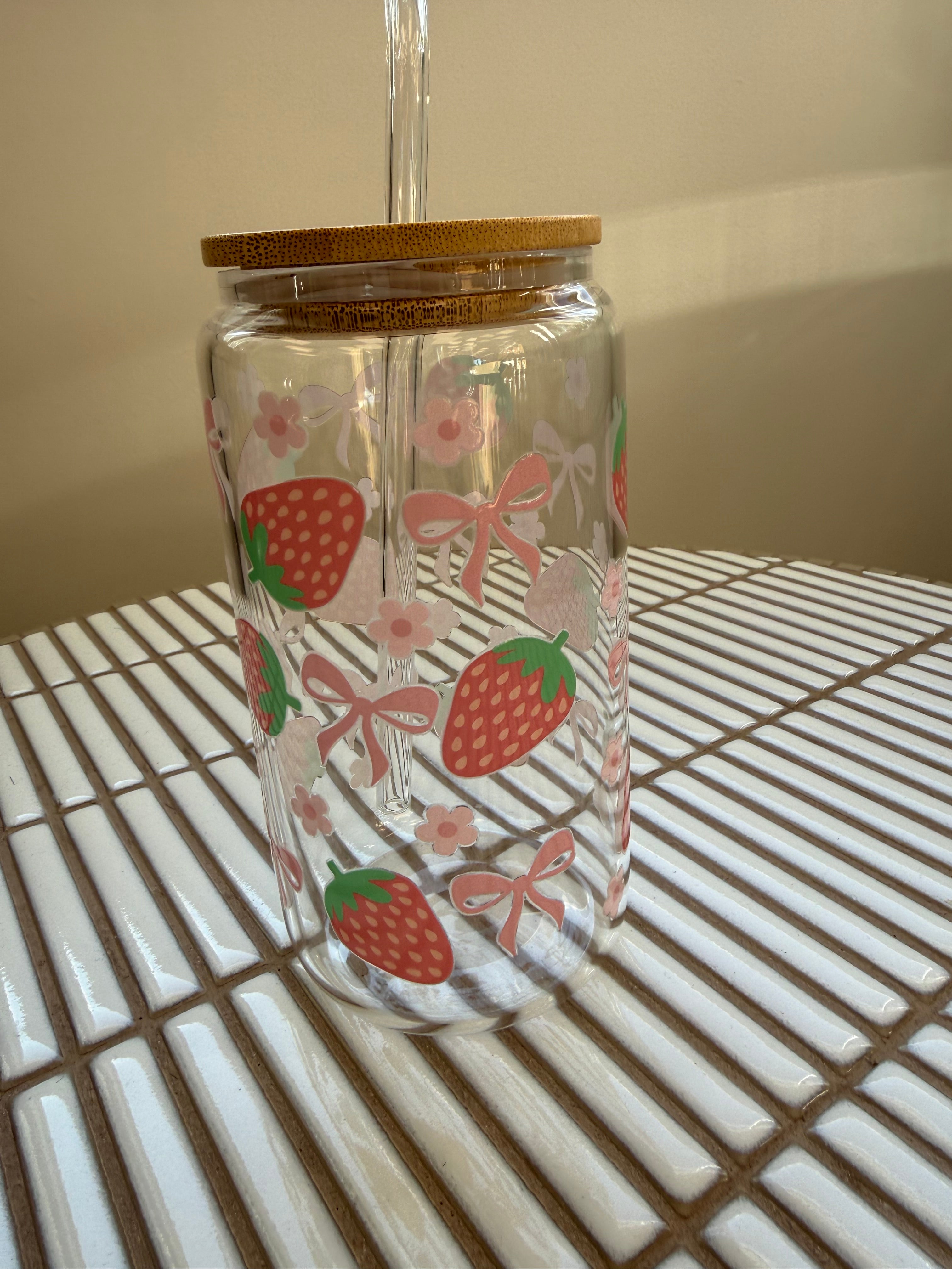 verre-decoratif-en-verre-fraise-et-boucle