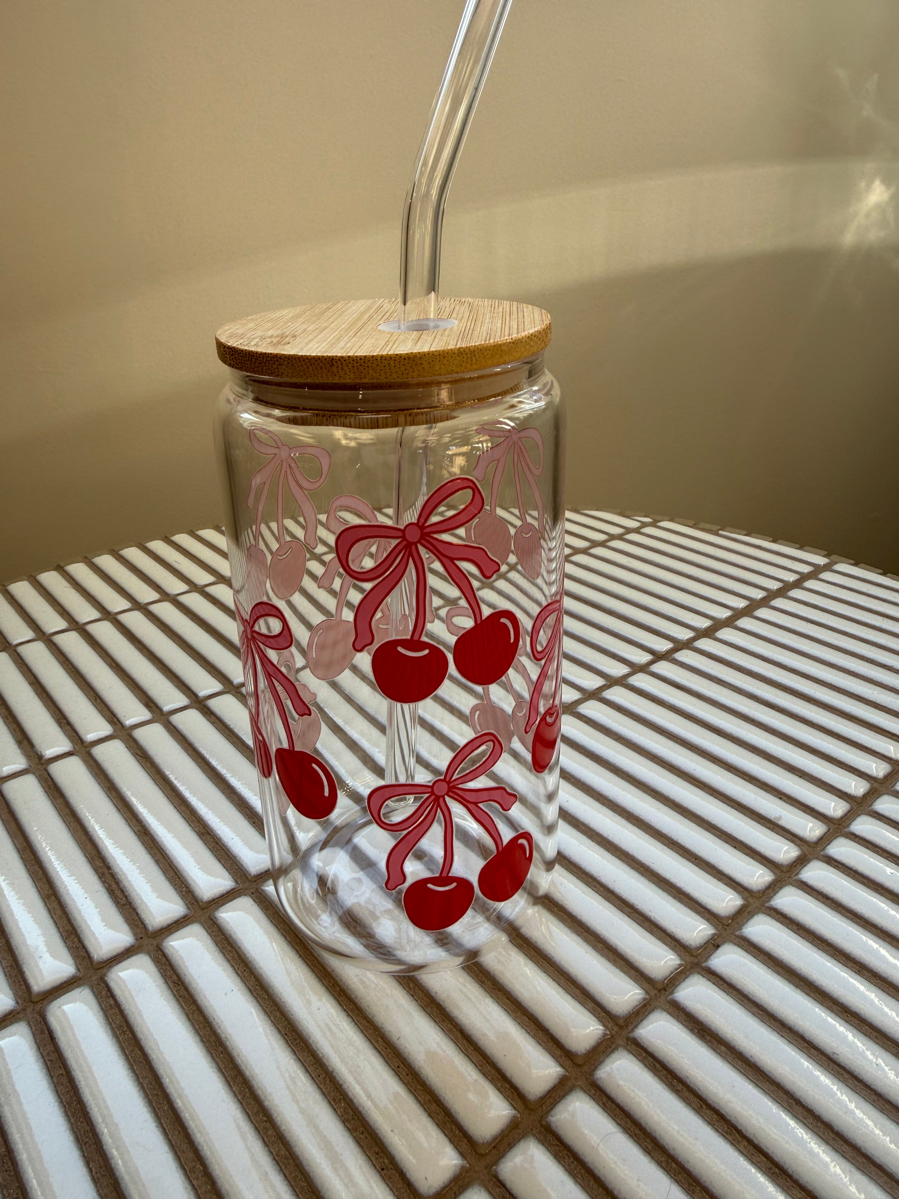 verre-decoratif-en-verre-cerise-boucle