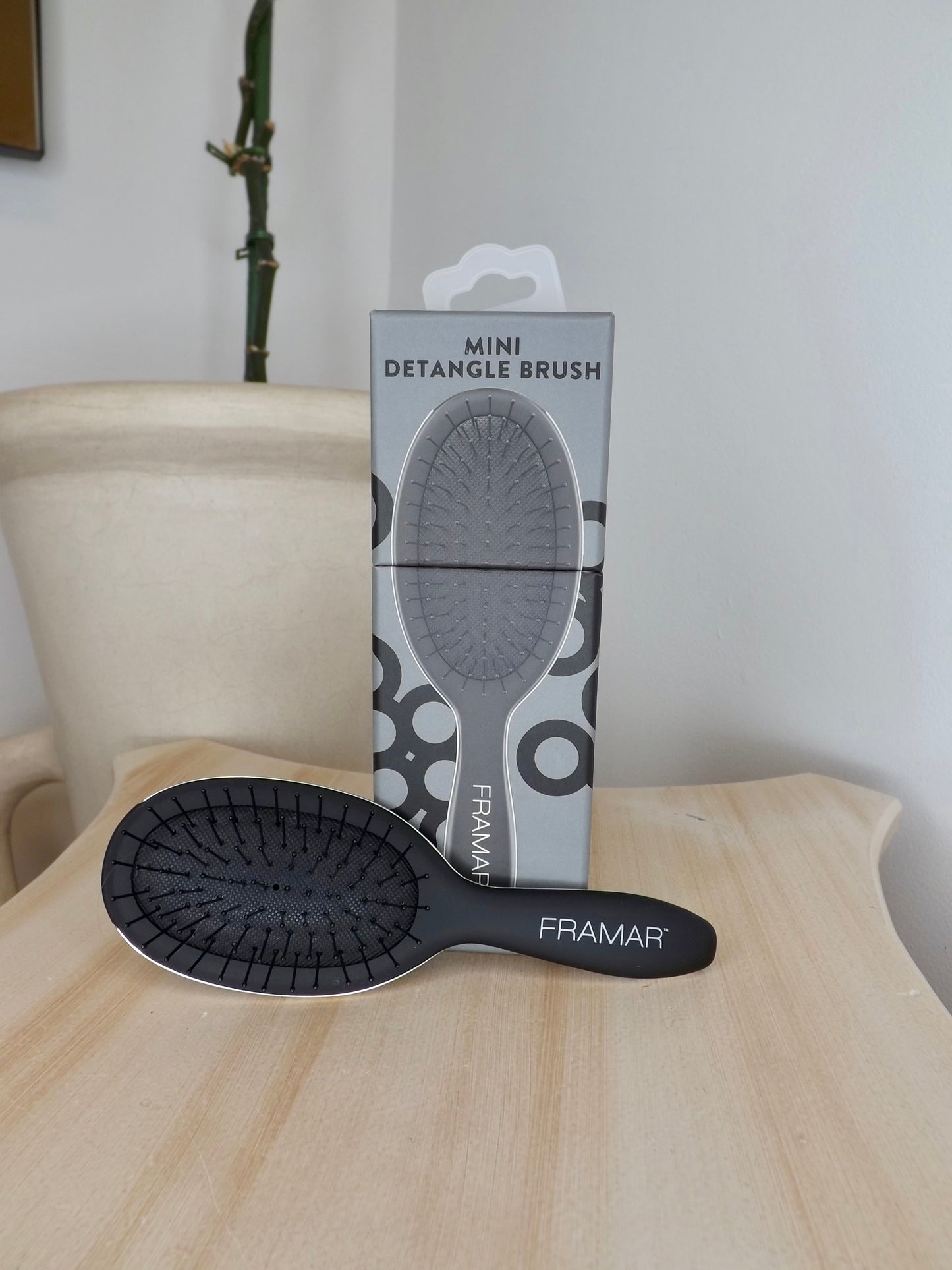 Mini brosse démêlante FRAMAR - Noire