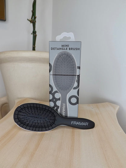 Mini brosse démêlante FRAMAR - Noire