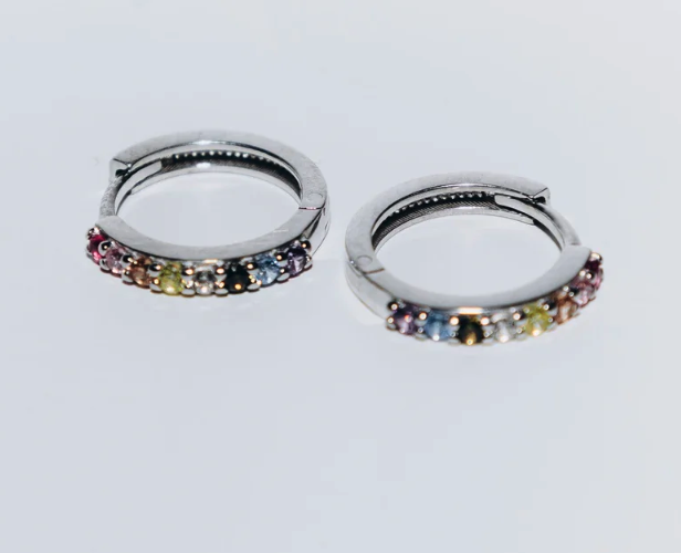 huggies-pierres-multicolores-argent